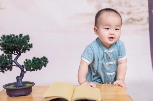 黄石宝宝爱吐奶是什么原因